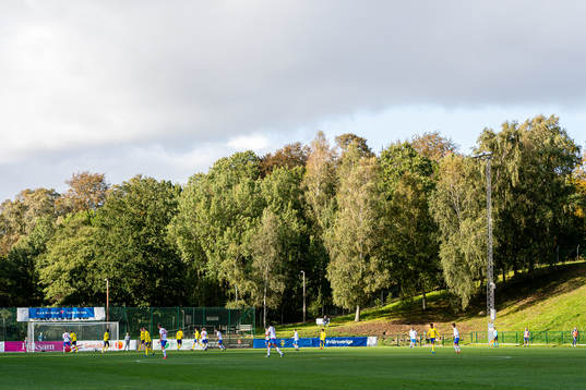 Generell vy över fotbollsplanen på Harlyckans IP