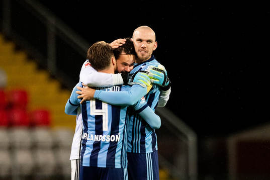 Djurgårdens Jacob Une Larsson, målvakt Tommi Vaiho och