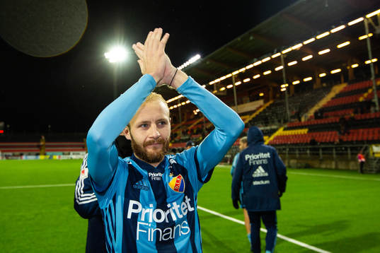 Djurgårdens Curtis Edwards jublar