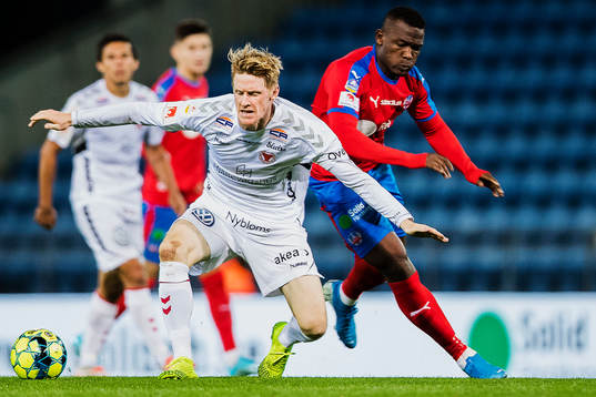 Kalmars Rasmus Elm och Helsingborgs Alhaji Gero