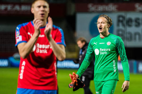 Helsingborgs målvakt Anders Lindegaard jublar