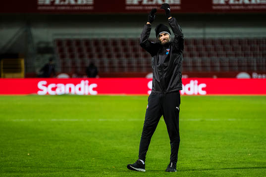 Helsingborgs tränare Olof Mellberg jublar