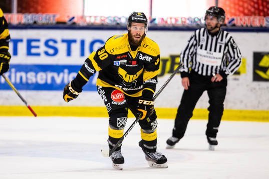 Västerås Kelsey Tessier jublar