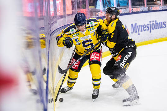 Södertäljes Lucas Carlsson och Västerås Alexander Younan