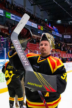 Brynäs målvakt Joacim Eriksson jublar