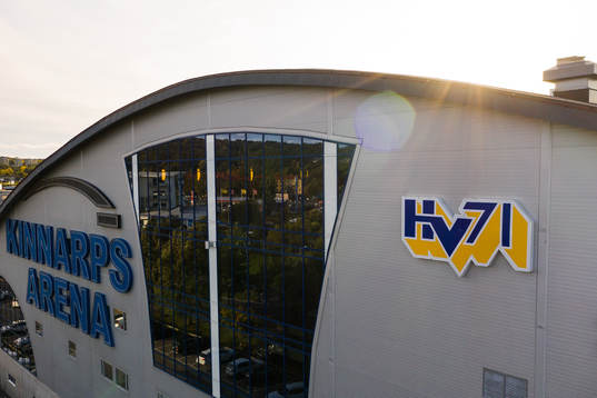 Drönarvy över Kinnarps Arena