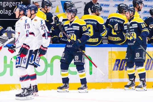 s Johannes Kinnvall och Joakim Andersson jublar