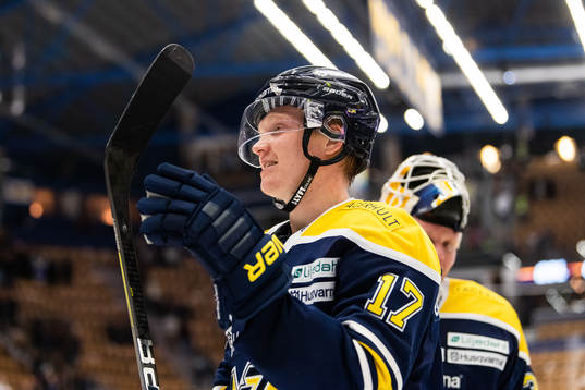 s Emil Johansson jublar