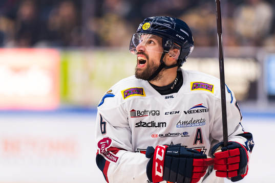 Linköpings Jonas Holös reagerar