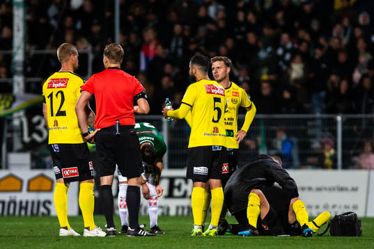 Mjällbys Jesper Gustavsson har ont