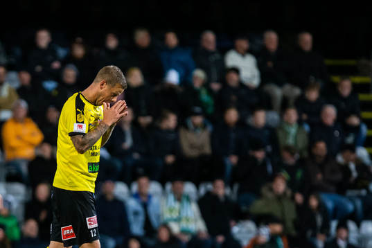 Mjällbys David Löfquist deppar