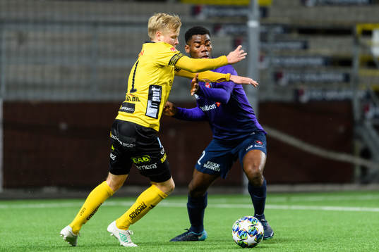 Elfsborgs Kevin Liitmatainen och Midtjyllands Raphael