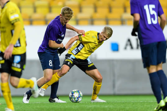 Elfsborgs Kevin Holmén och Midtjyllands Oliver Sörensen
