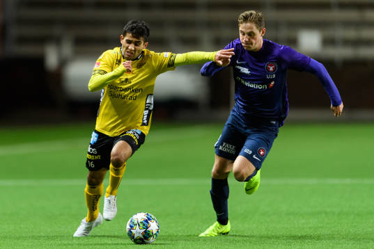 Elfsborgs Eduart Iljazi och Midtjyllands Hanus Sörensen