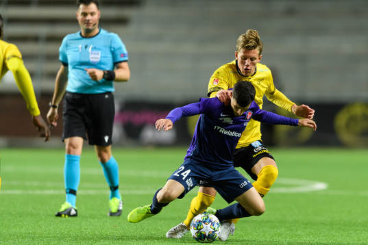 Elfsborgs Noah Söderberg och Midtjyllands Antonis Martis