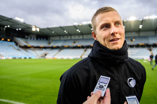 Karl-Johan Johnsson goalkeeper of FC Köpenhamn talks with