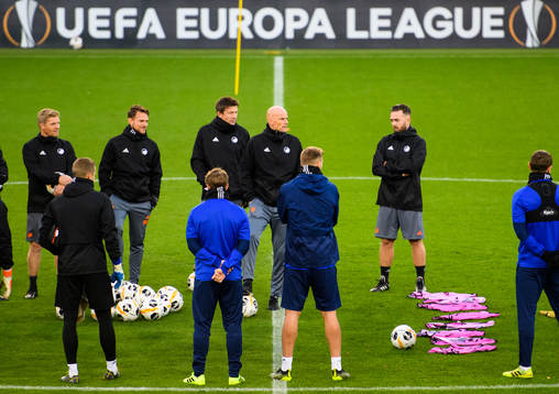 Ståle Solbakke, head coach of FC Köpenhamn speaks with