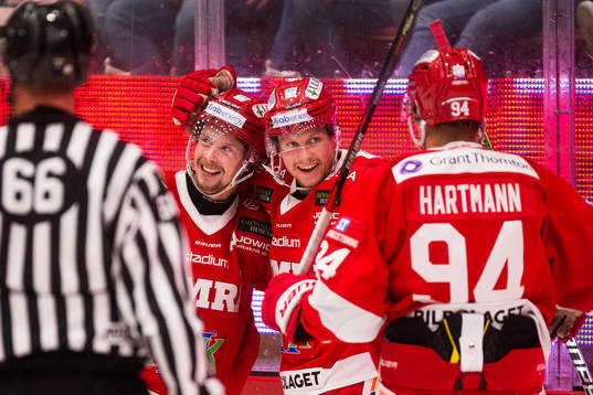 Timrås Jonathan Dahlén och Jens Lööke jublar