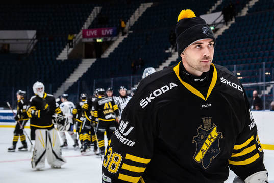 s målvakt Johannes Jönsson deppar