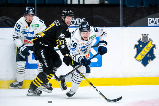 s Jacob Svensson och Karlskogas Fredrik Forsberg