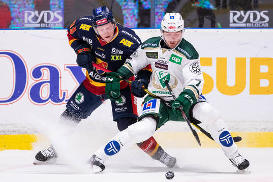 Djurgårdens Kalle Östman och Färjestads Johan Ivarsson i