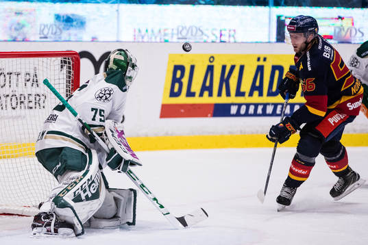 Färjestads målvakt Arvid Holm och Djurgårdens Robin