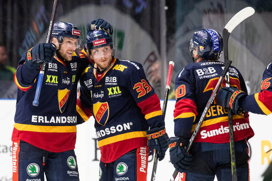 Djurgårdens Tom Wandell och Linus Hultström jublarmed