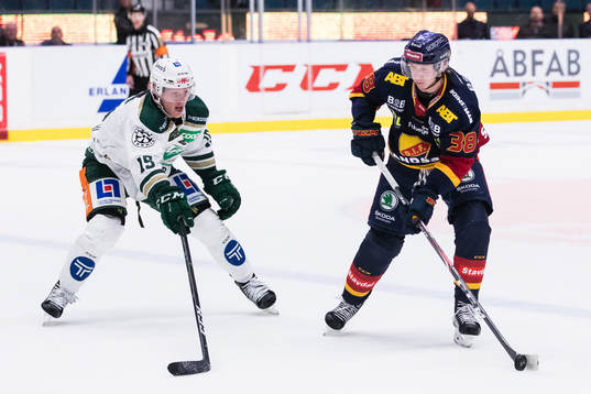 Färjestads Gustav Rydahl och Djurgårdens Olle Alsing