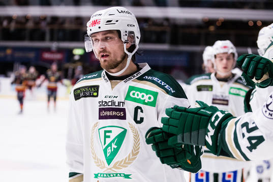 Färjestads Linus Johansson jublar