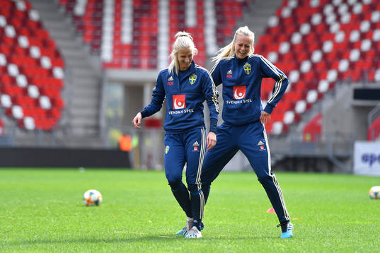 Sofia Jakobsson and Amanda Ilestedt of Sweden