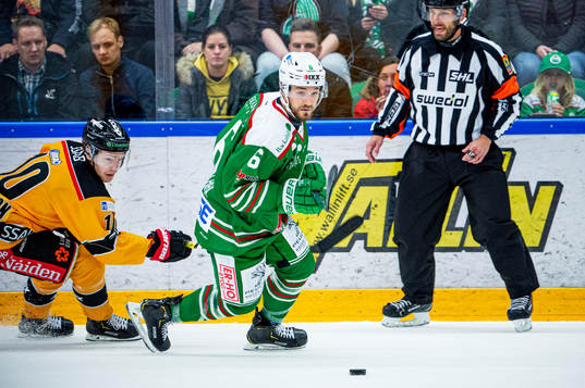 Rögles Craig Schira och Luleås Einar Emanuelsson