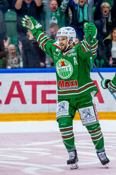Rögles Craig Schira jublar