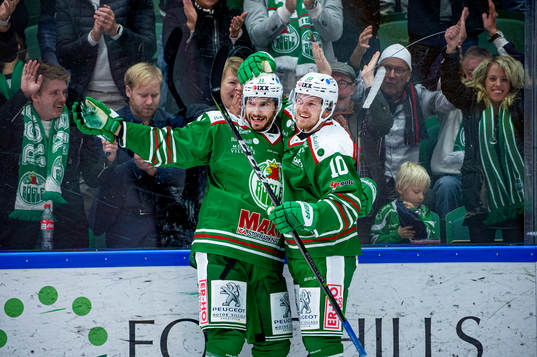 Rögles Mattias Sjögren och Nick Sörensen jublar