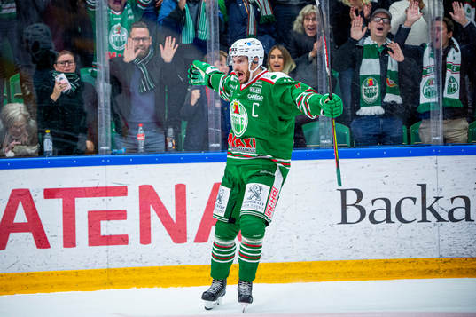 Rögles Mattias Sjögren jublar
