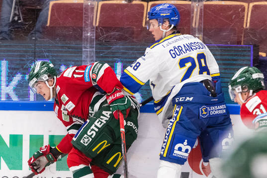 Frölundas Samuel Fagemo ocn Leksands Mattias Göransson