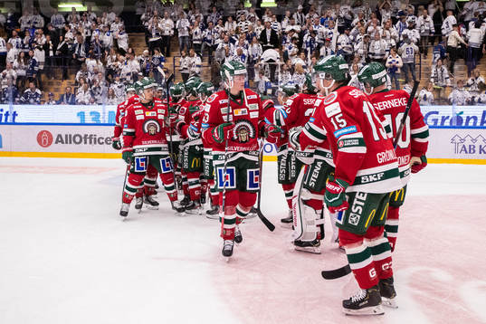 Frölundas spelarna jublar