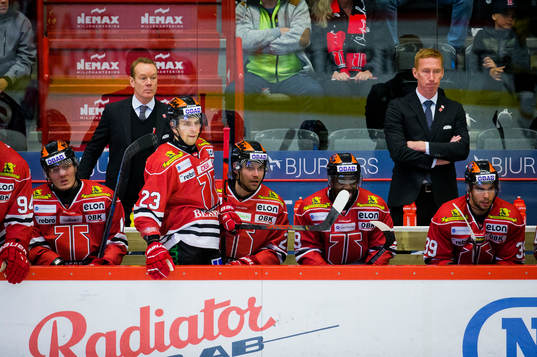 Örebros tränare Niklas Eriksson och assisterande tränare