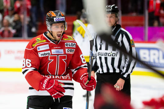 Örebros Mathias Bromé jublar