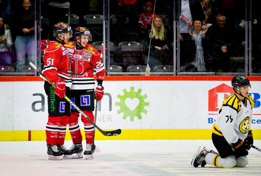 Örebros Kristian Näkyvä jublar vid 6-1 och Brynäs