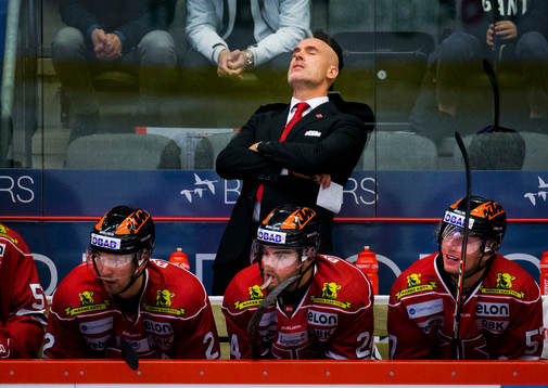 Örebros assisterande tränare Christer Olsson deppar
