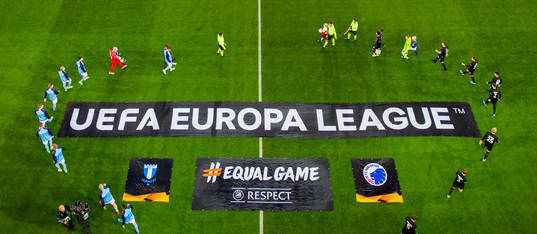Teams line up