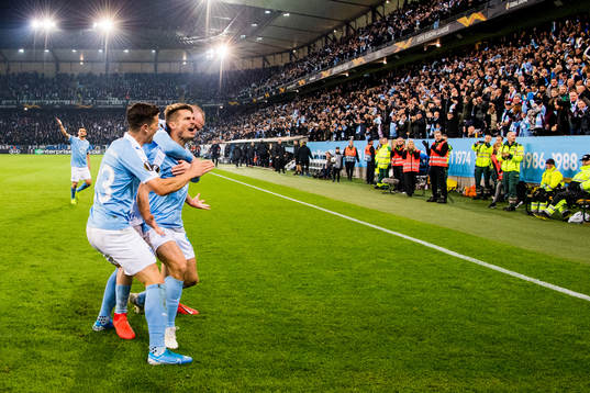 Markus Rosenberg of Malmö FF celebrates with his teammates