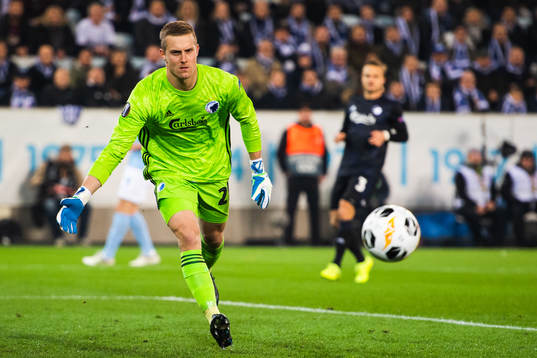goalkeeper Karl-Johan Johnssonof FC Köpenhamn