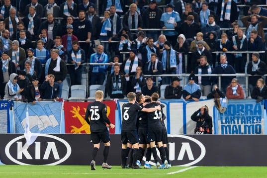 Guillermo Varela of FC Köpenhamn celebrates
