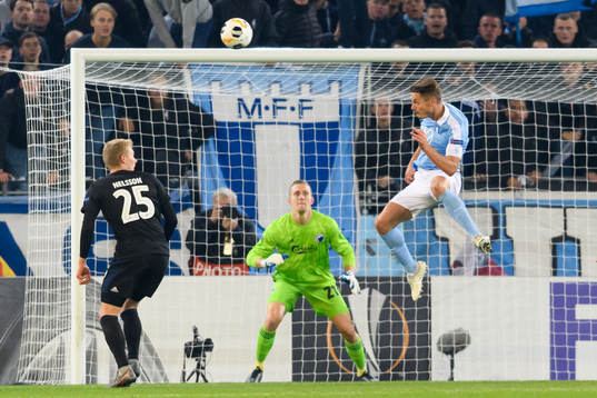 Markus Rosenberg of Malmö FF scores 1-1