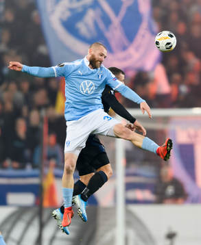 Jo Inge Berget of Malmö FF and Karlo Bartolec of FC