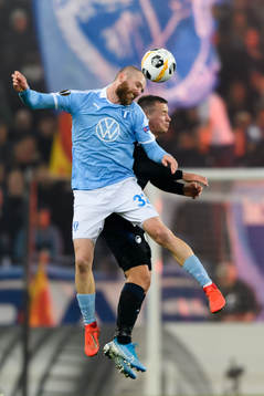 Jo Inge Berget of Malmö FF and Karlo Bartolec of FC
