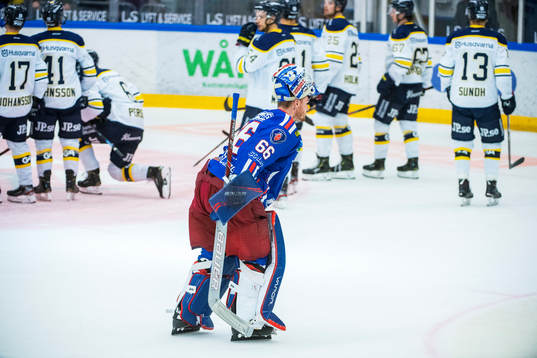Oskarshamns målvakt Tex Williamsson deppar