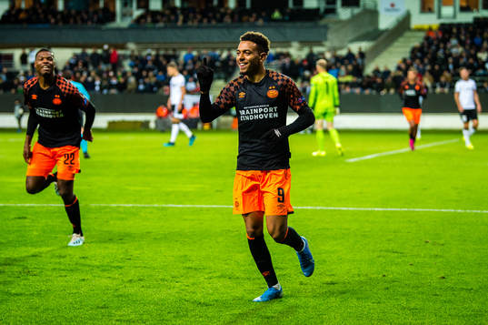 Donyell Malen of PSV Eindhoven celebrates