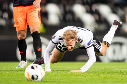 Gjermund Åsen of Rosenborg falls